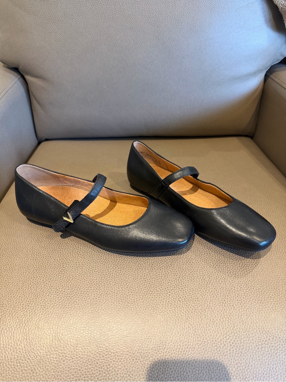 Classic Black Mary Jane Flats with Strap